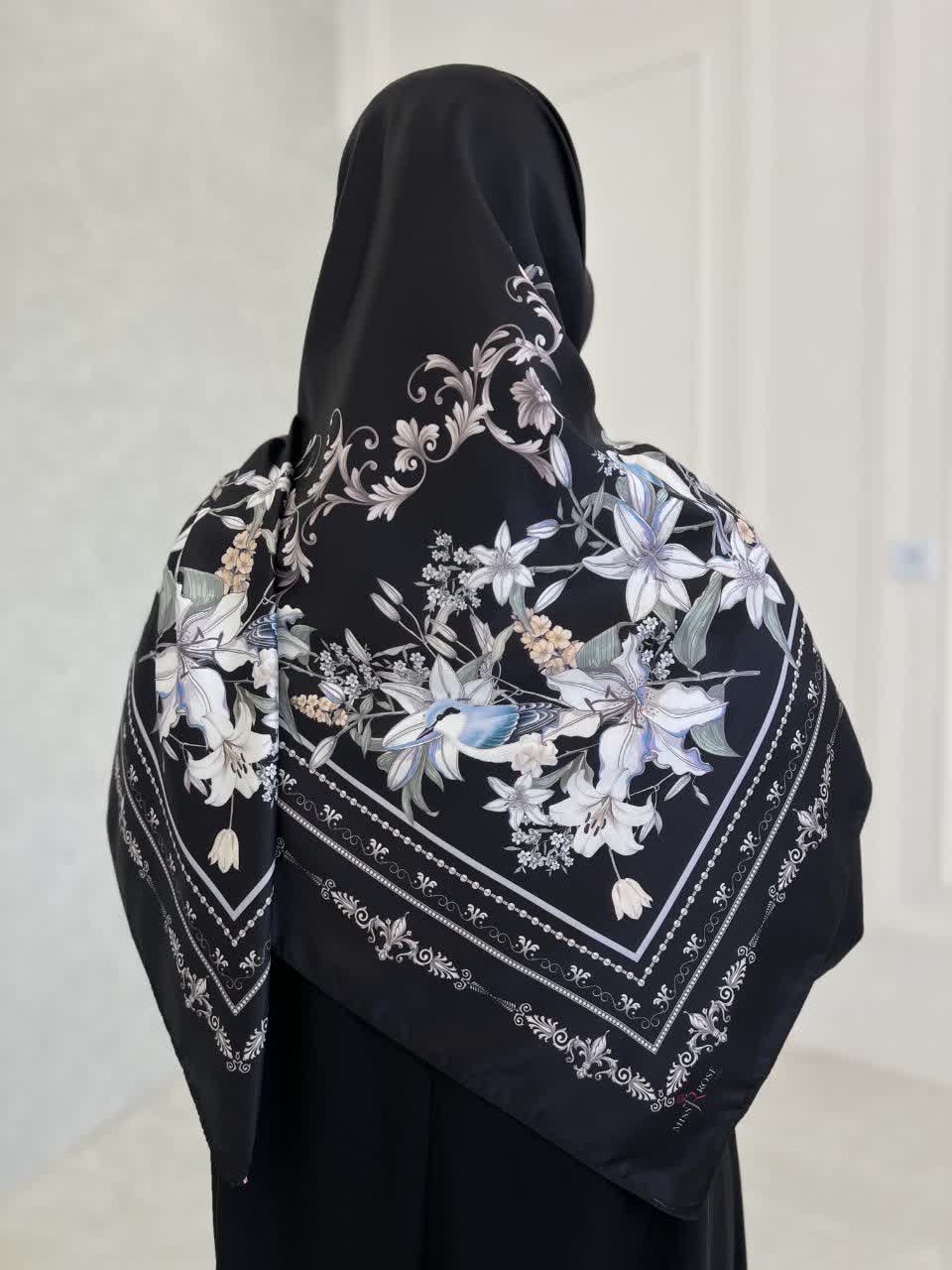 روسری ابریشم ساتن قواره۱۳۵