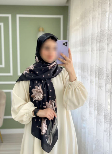 روسری ابریشم ساتن قواره۱۳۵