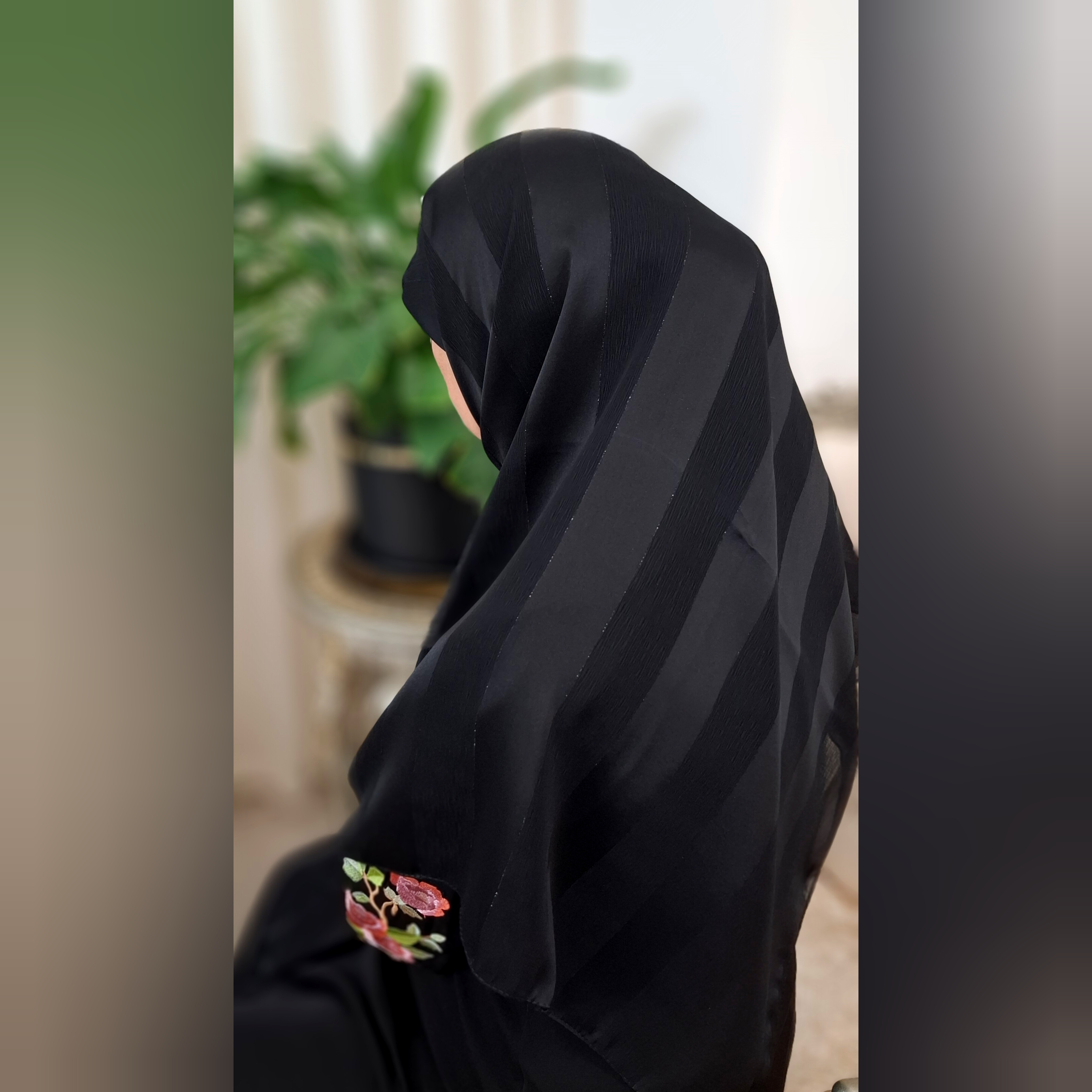 روسری مشکی ویکتوریالمه